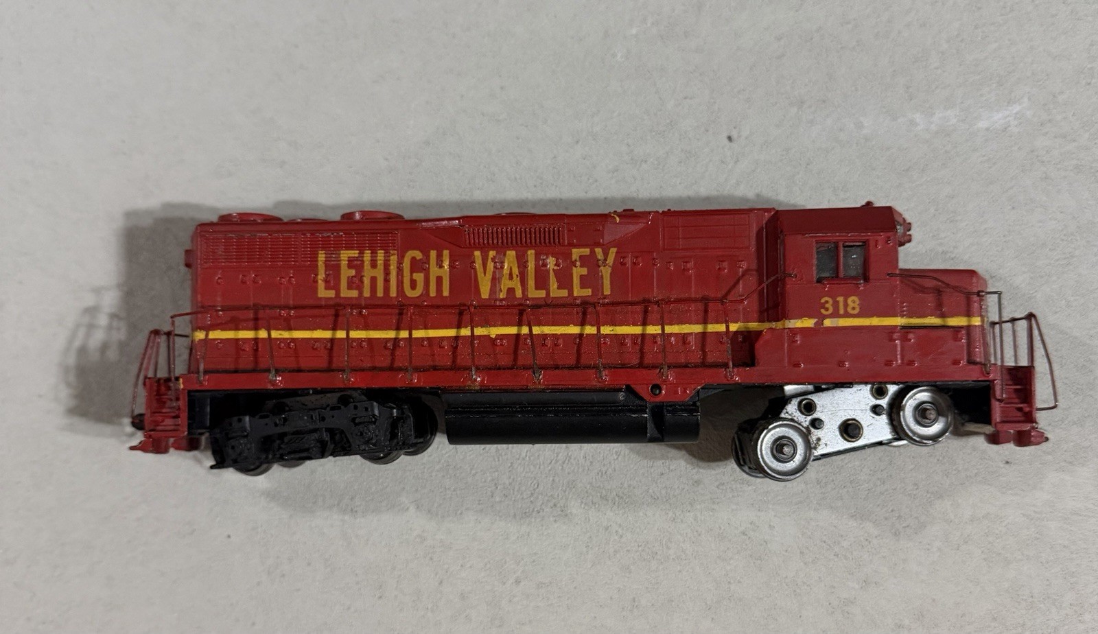 Vintage Lehigh Valley Railroad #318 Red Model Train Electric Engine