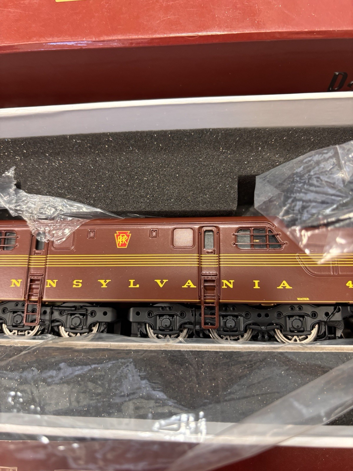 Broadway Limited HO Pennsylvania GG1 Electric Locomotive DCC/SOUND PRR 4929 Red