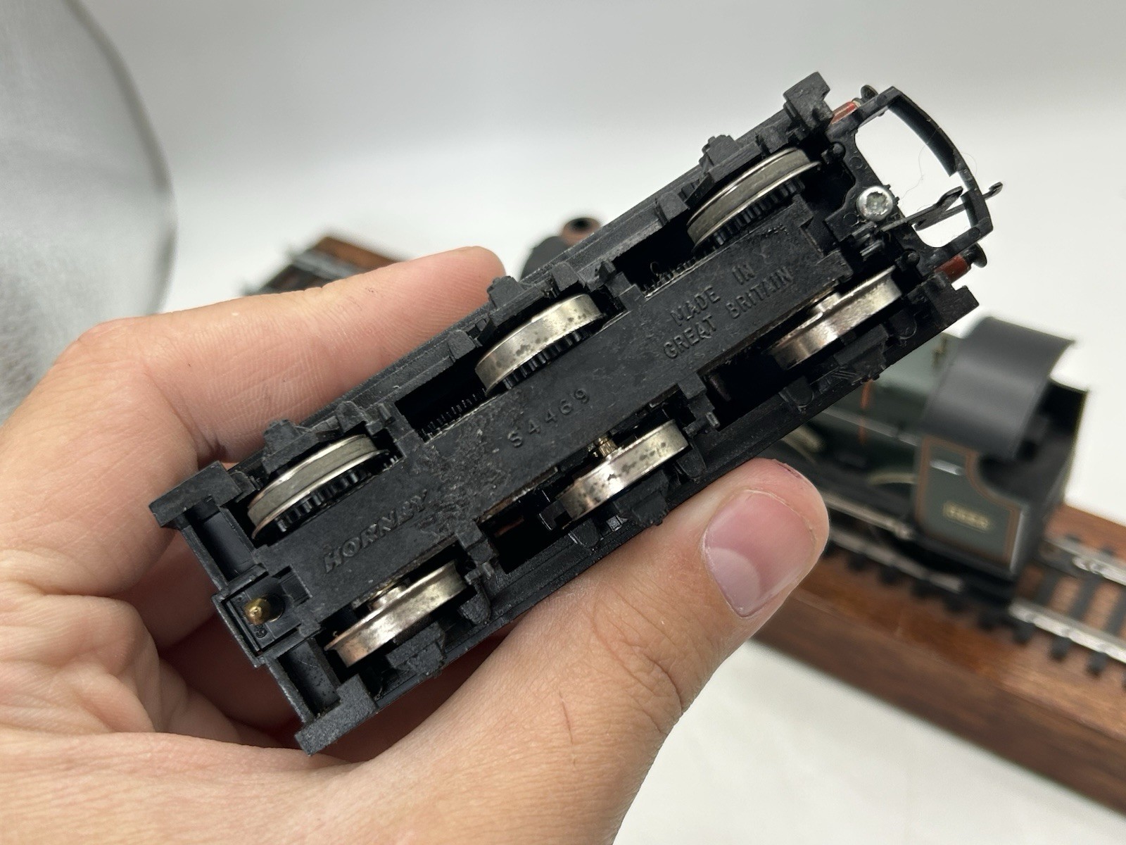 OO Hornby R584 GWR County Class 4-4-0 Steam Locomotive ‘County Of Denbigh’ – VG