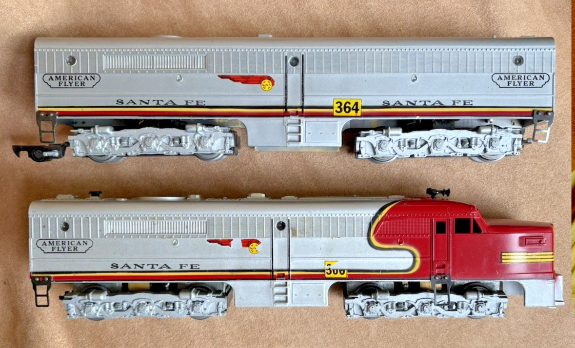 American Flyer Santa Fe PA-1AB LOCOMOTIVE SET Red and Silver