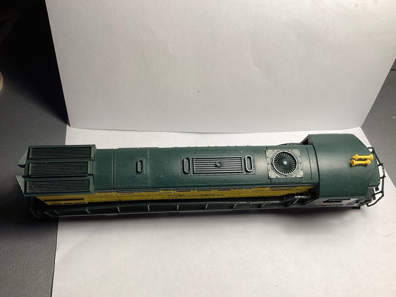 Vintage AHM North Western HO Scale Diesel Locomotive No.400 ExCond Runs Great