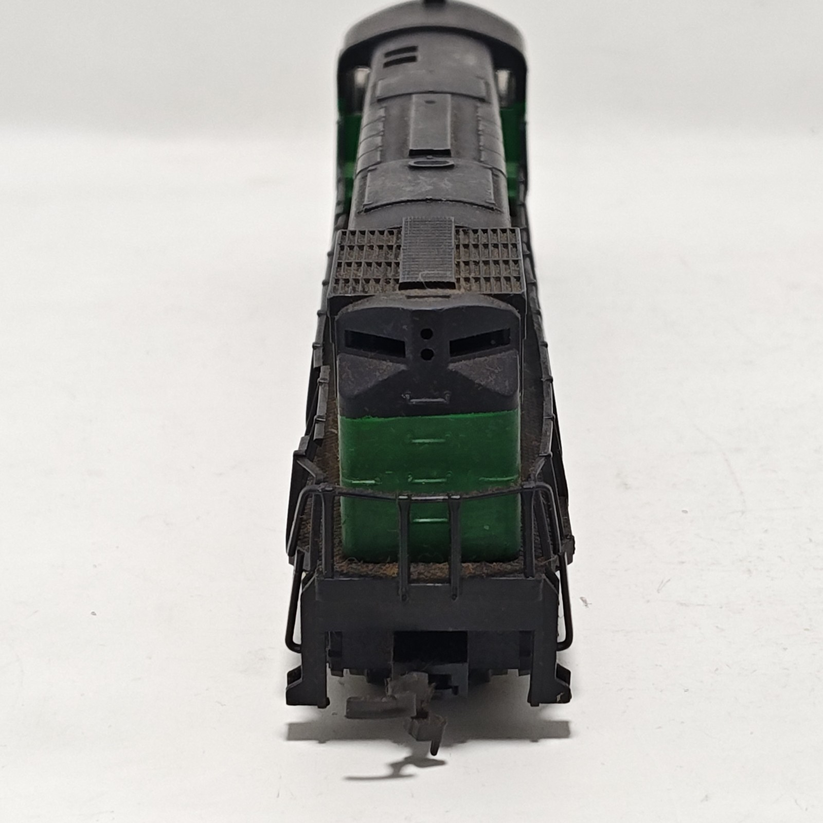 HO Scale Burlington Northern Diesel Locomotive #4302 Tested Runs Read Desc.