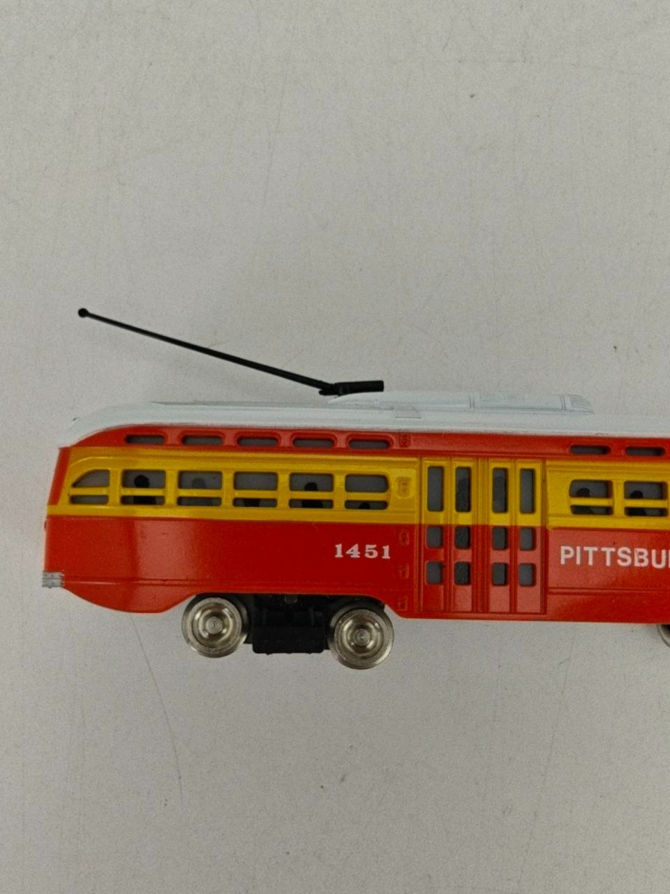 Bachmann Streamline PCC Trolley 1451 Pittsburgh Railways HO Box Tested READ