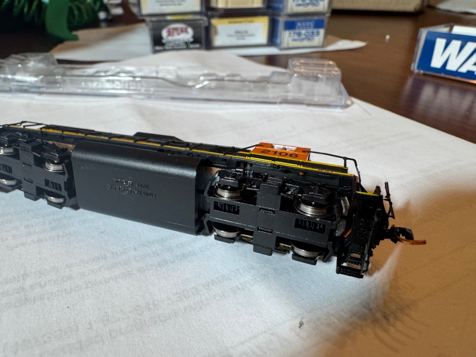 Walthers N 929-50302 EMD GP38-2 BNSF 2106 DCC READY