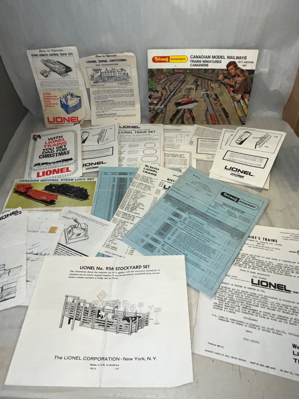 Lot of Lionel empty boxes, catalogue, instruction sheet & Tri-Ang catalogue