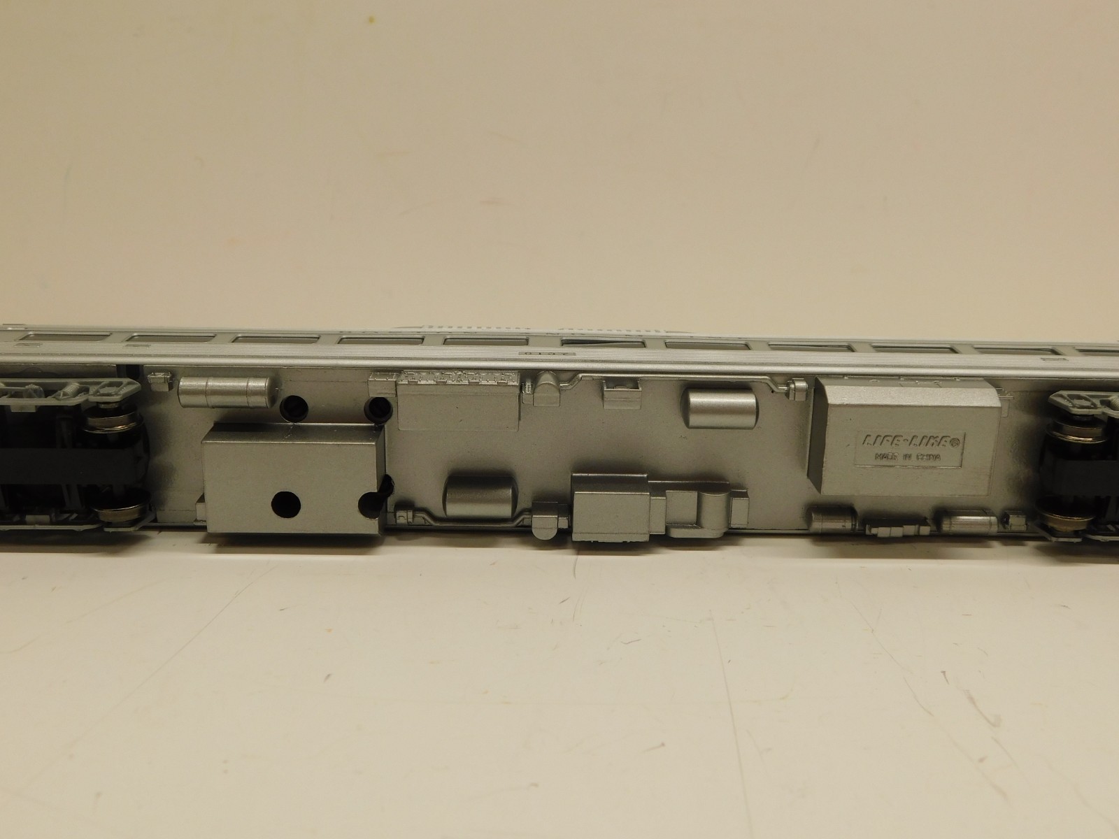 Proto 1000 Series HO Scale BUDD RDC Locomotive 30587 Boston & Maine #6137 #5