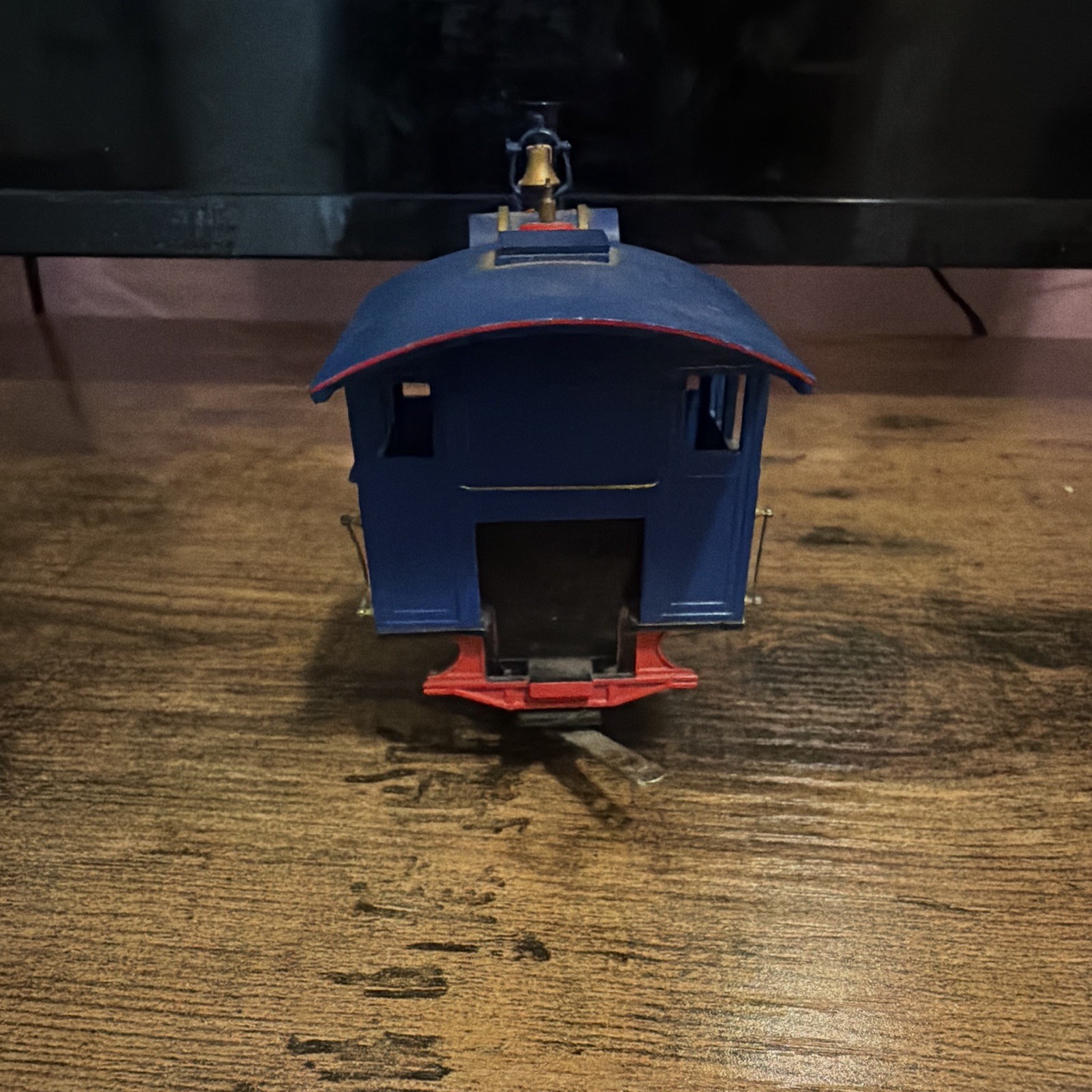 O Gauge 0-6-0 Steam Locomotive Analog Control Blue/Red/Silver/Black