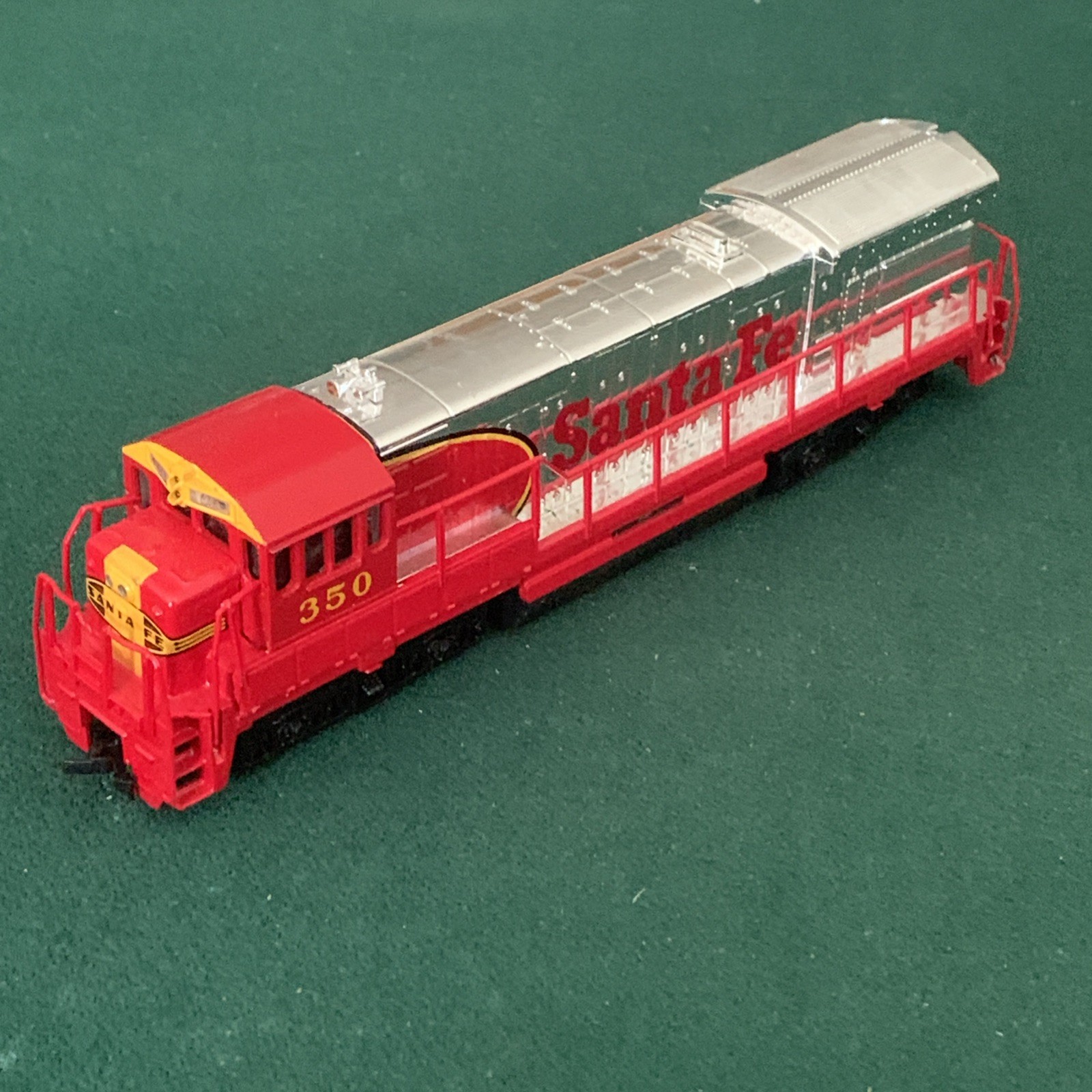 BACHMANN Diesel Locomotive, Santa Fe 350, HO, Vintage, Untested