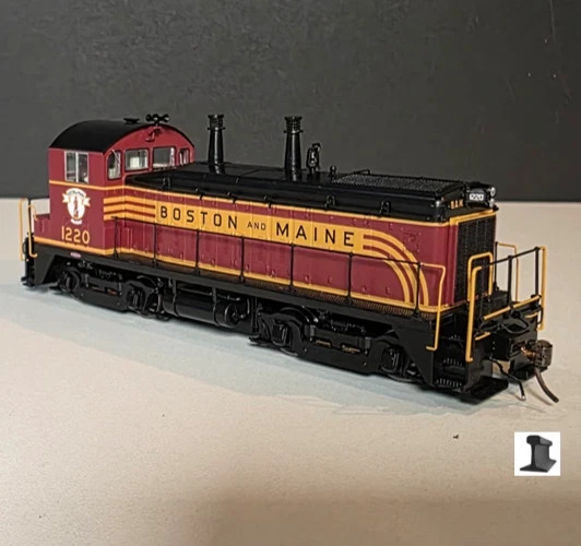 Rapido ~ HO Scale ~ EMD SW9 ~ Boston & Maine #1224 ~ DC/DCC Sound ~ 027567