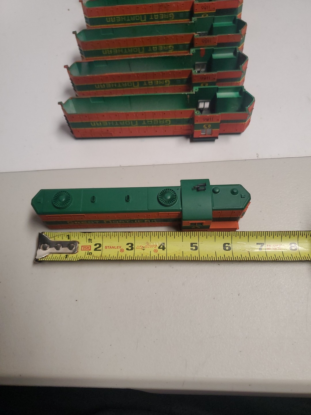 HO Scale / UNBRANDED / DIESEL / GREAT NORTHERN 1186 SHELL ONLY Lot Of 10