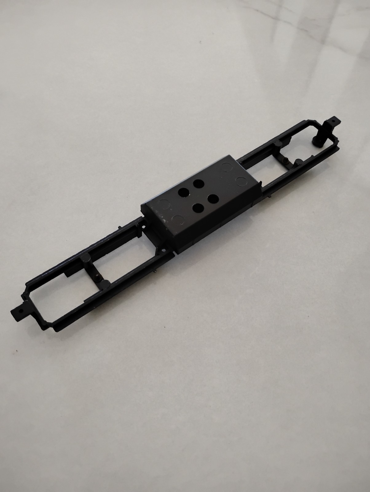 diesel locomotive ho scale, Chassis, U30C, 4 Hole, Die Cast Metal frame