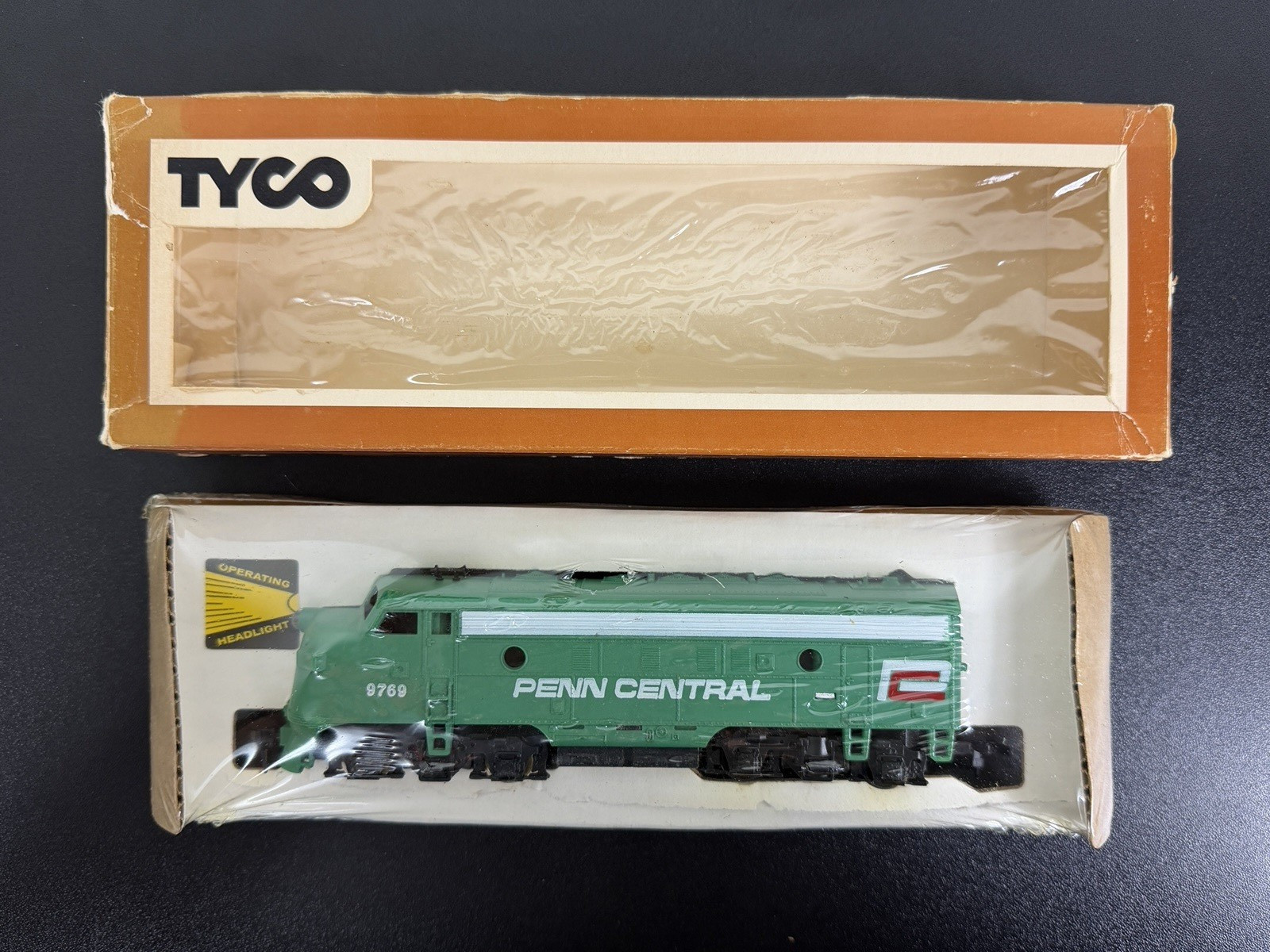 NEW TYCO HO Scale 224R:1200 Penn Central Diesel F9 A Unit Locomotive 9769 NOS