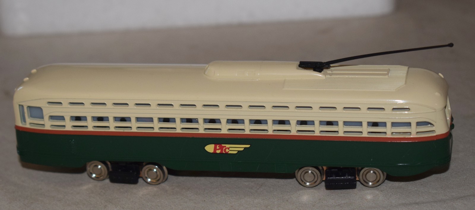 Bachmann No. 62945 Streamline Trolley PTC – HO Gauge in Box