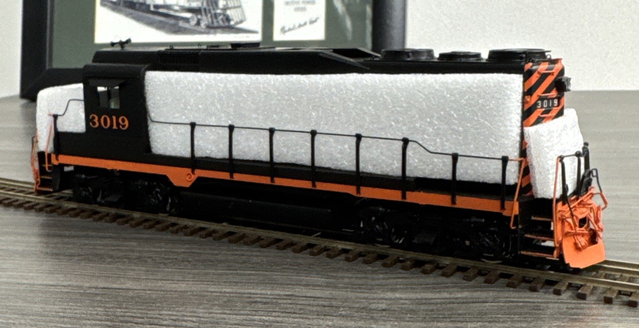 Challenger Imports, Ltd. HO Brass #2158.1 GP-30 Phase II D&RGW #3019 FP & NOS!