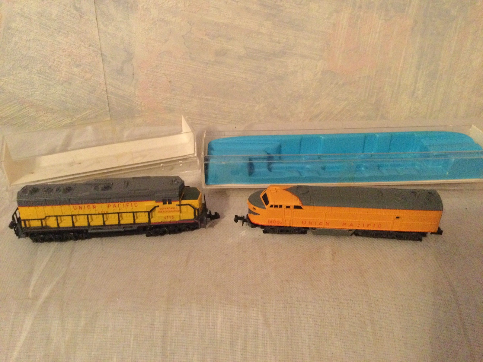 Trix N Scale Diesel Locomotive Union Pacific Railroad 4115 & Atlas 400