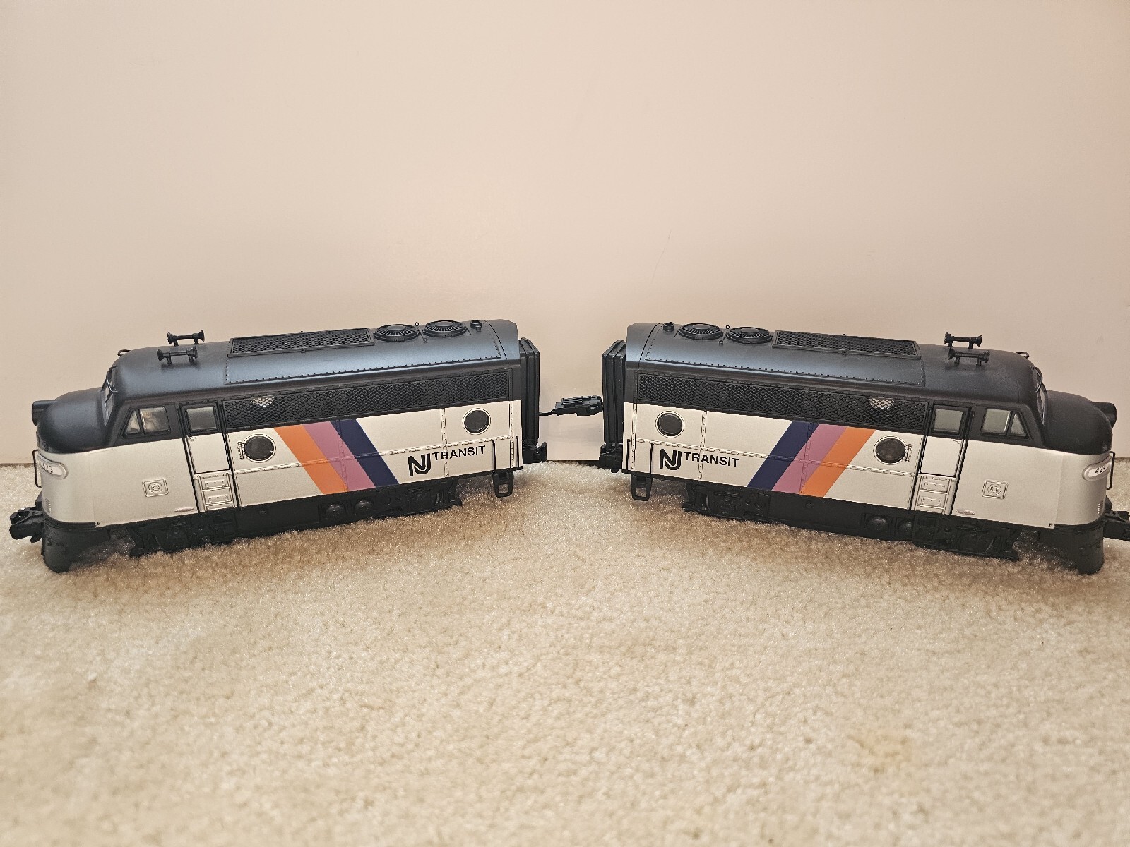 RMT 92675 O New Jersey Transit Mini F-3 AA Locomotive Set #423/424