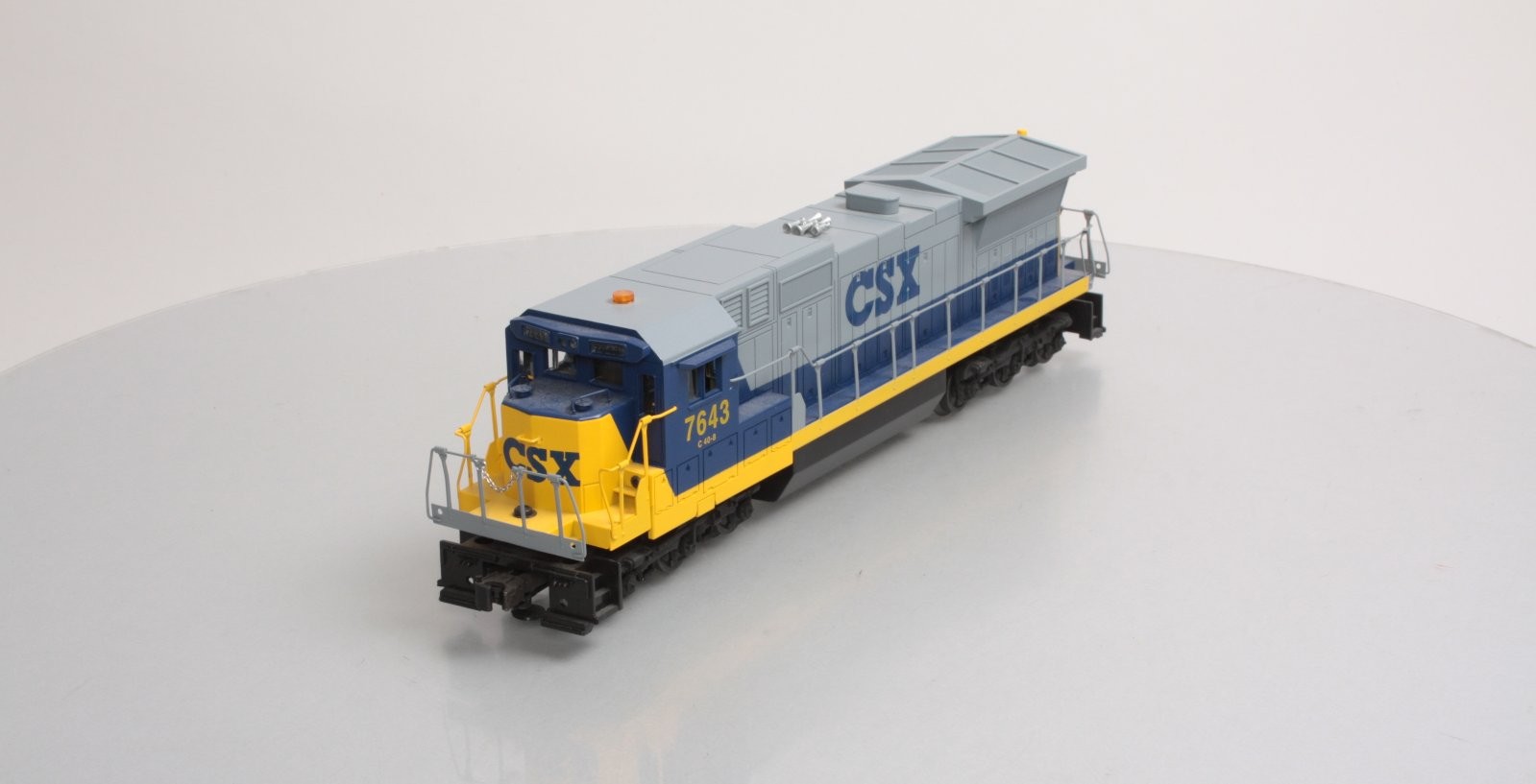 Lionel 6-18215 O Gauge CSX Dash 8 Diesel Engine #7643 EX/Box