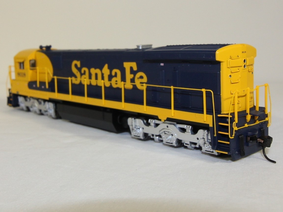 HO BLI Paragon 2 sound DC/DCC GE C30-7 ATSF #8018 Santa Fe classic blue/yellow