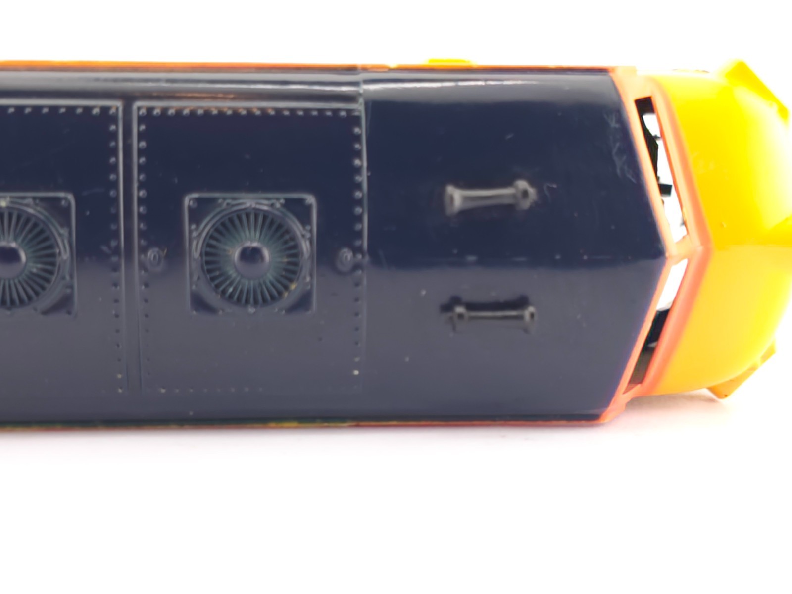 READ Life-Like HO Scale Chessie System Powered F7A Diesel Locomotive C & O 4472