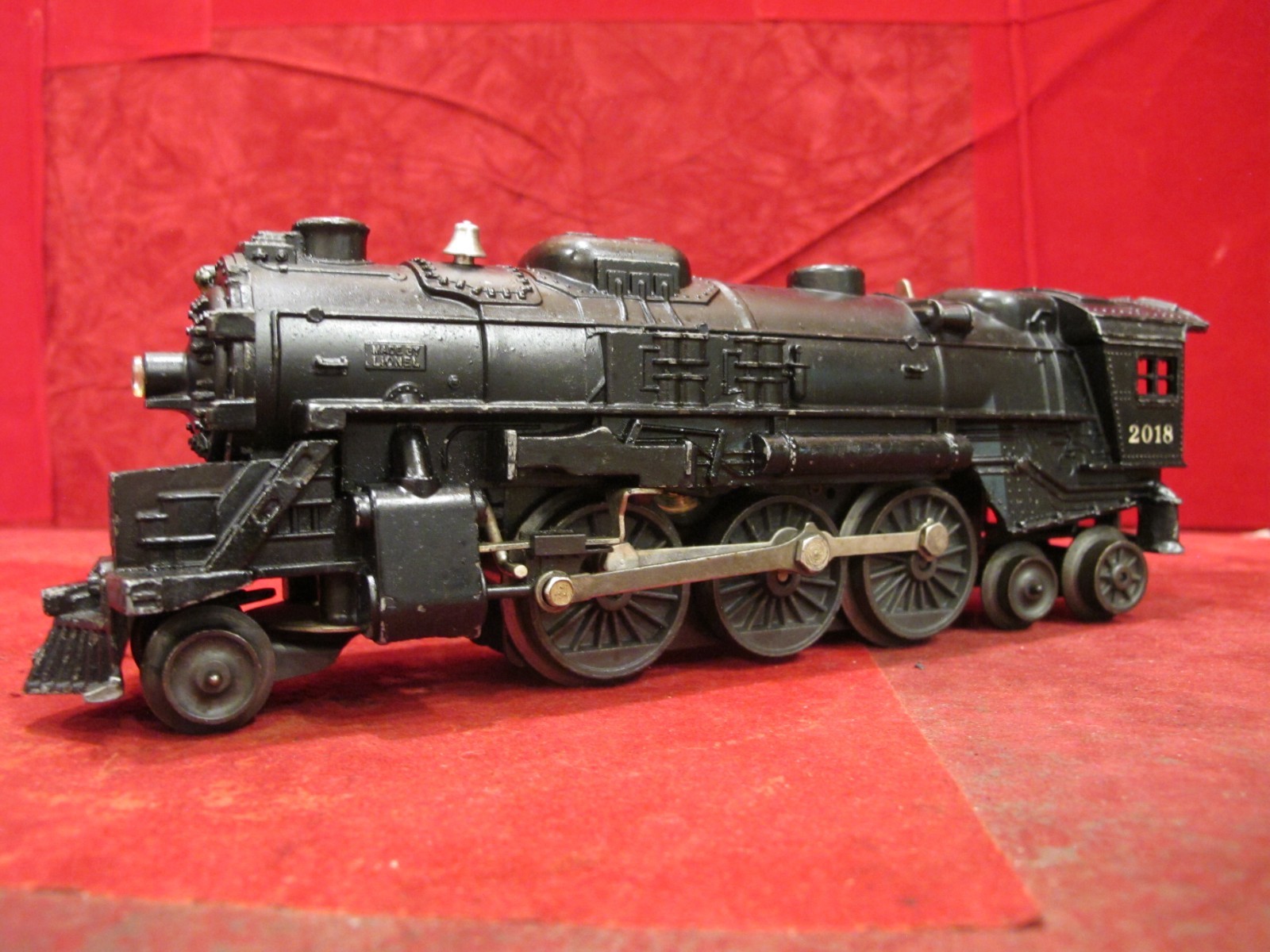 Lionel #2018 2-6-4 Steam Locomotive. Runs and LIGHTS and smokes