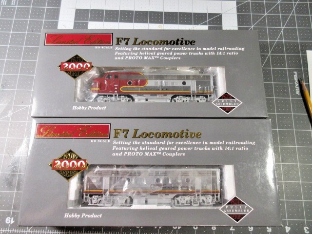 Proto 2000 F7 A/B EMD ATSF Santa Fe War Bonnet Locomotive Set DCC & Sound
