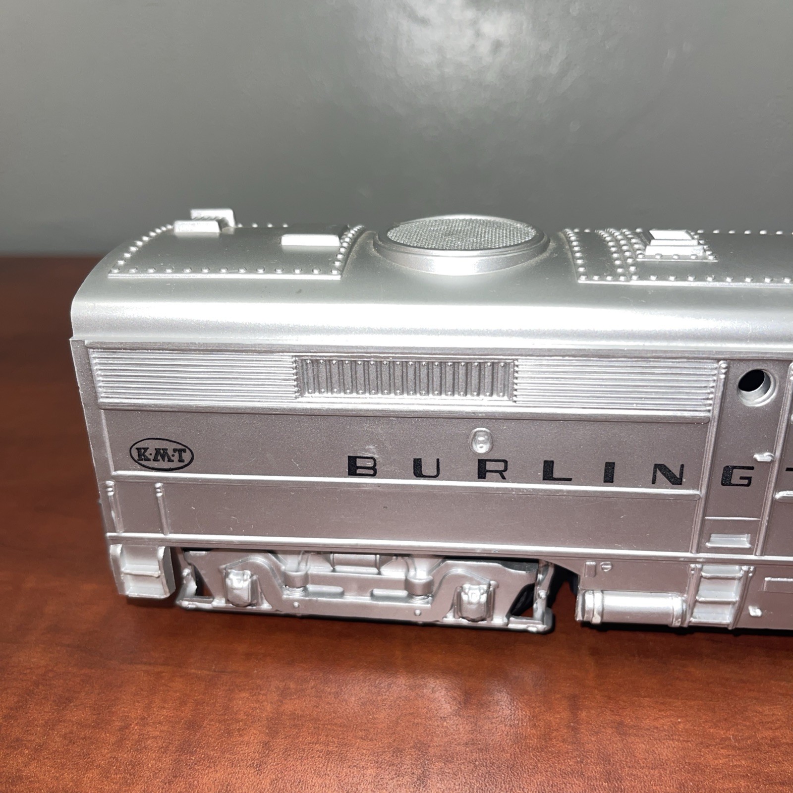 KMT Kusan Auburn Train 2716 ALCO DIESEL LOCOMOTIVE BURLINGTON SHELL No Motor