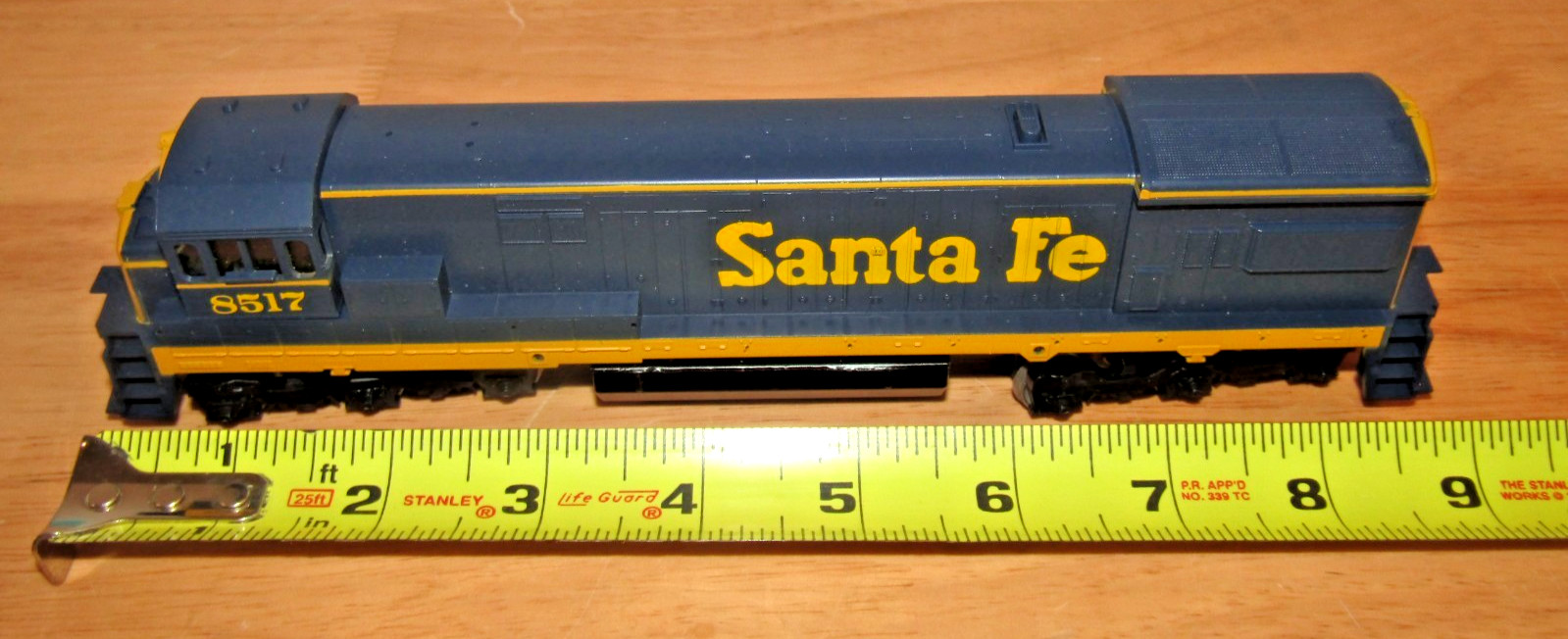 Athearn HO 3501 Santa Fe U33-C Powered Engine Diesel Locomotive 8517 NEW