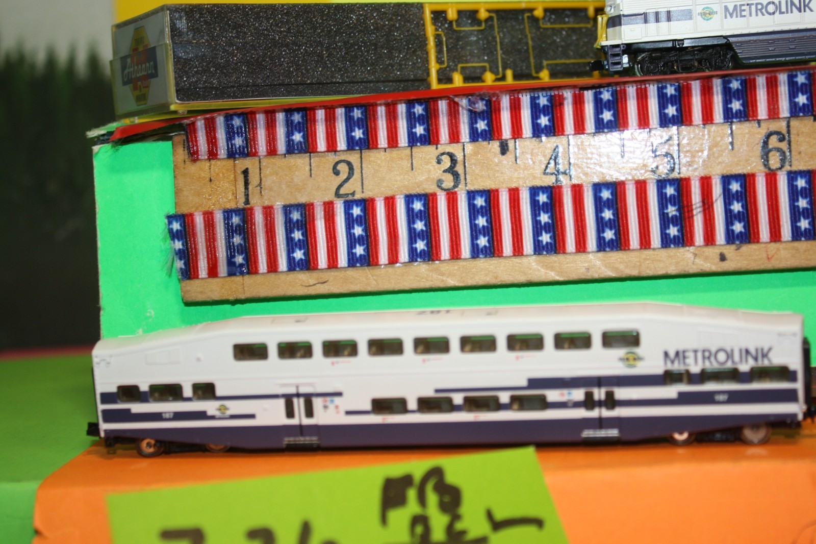 Athearn* N Scale F59Phi Metrolink #877 Light Rail 4 Piece Train Set