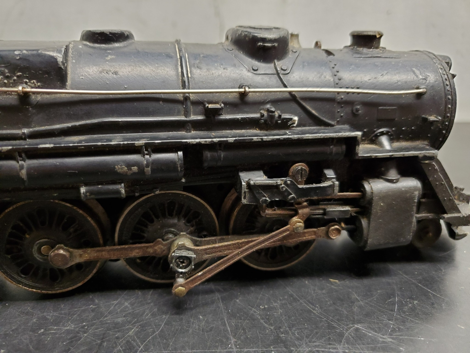 VINTAGE LIONEL LOCOMOTIVE 2025 O SCALE GAUGE-GOOD CONDITION TRAIN