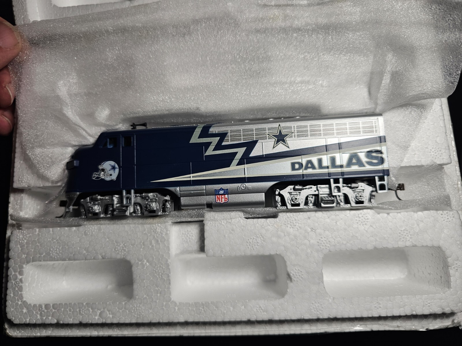 Certified authentic Hawthorne Village Dallas Cowboys train Locomotive With COA