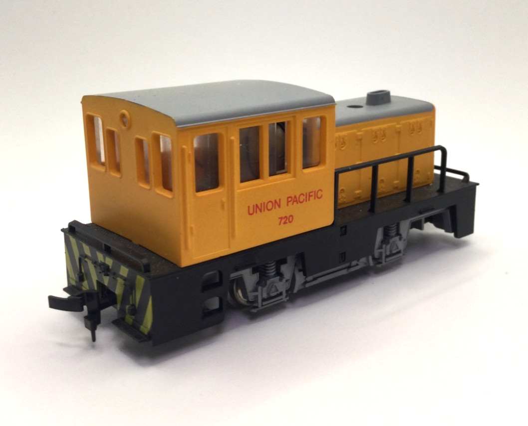 HO Scale Union Pacific 35 Ton Deisel Switcher Locomotive 720 Functioning Lights