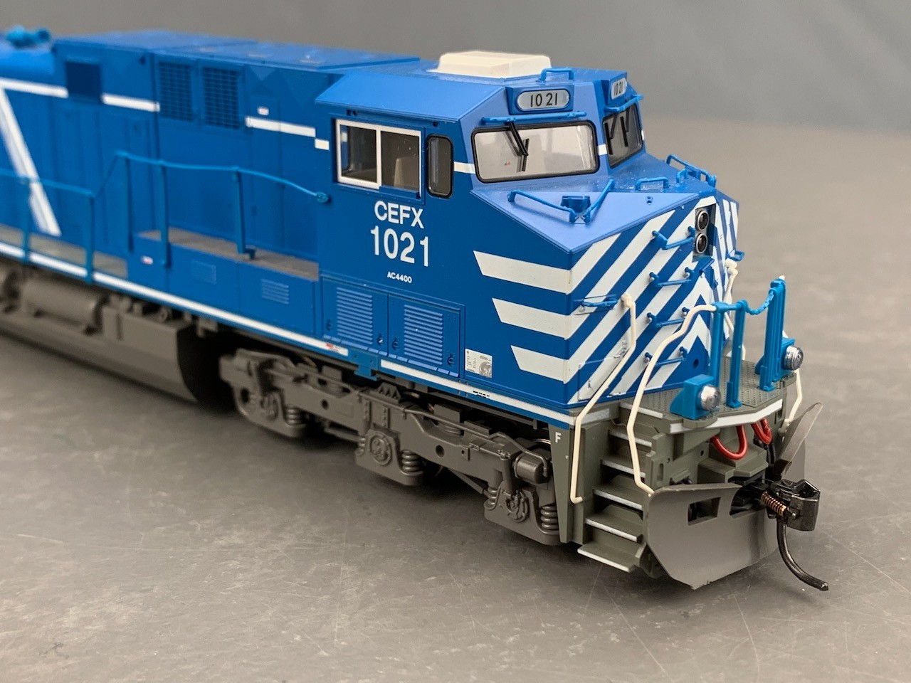 HO Kato 37-6432 AC4400CW Locomotive CEFX Leasing DCC/non-SND HO8154