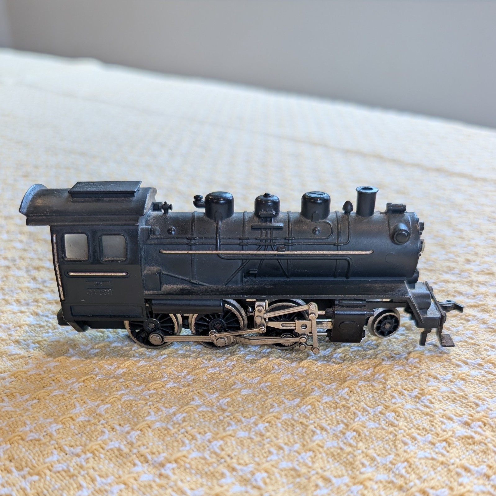 Vintage Fleischmann HO Scale 1350 Pennsylvania 0-6-0 Locomotive & Tender WORKS