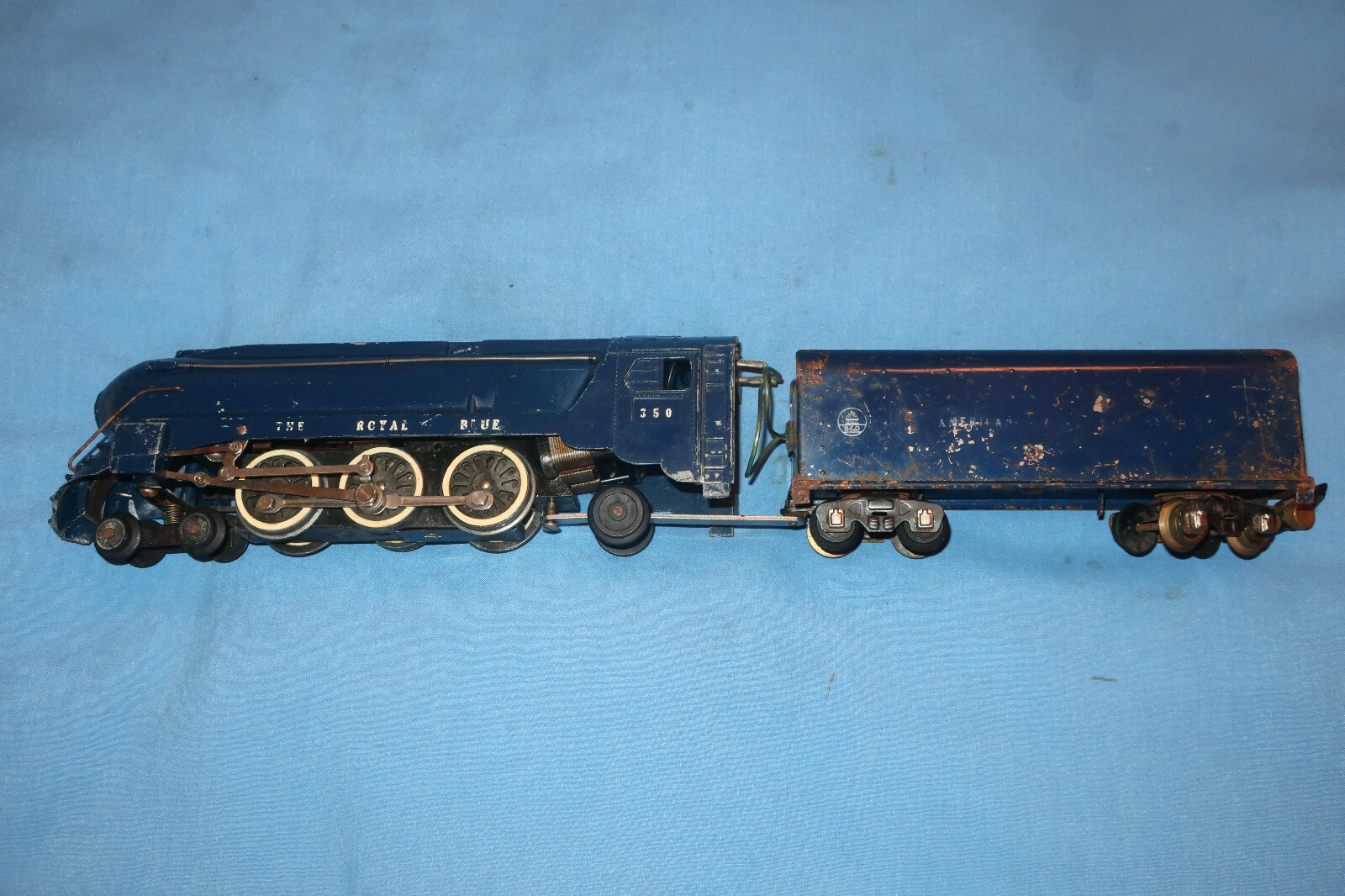 American Flyer #350 Royal Blue Locomotive & Tender with Wire Handrails. Runs