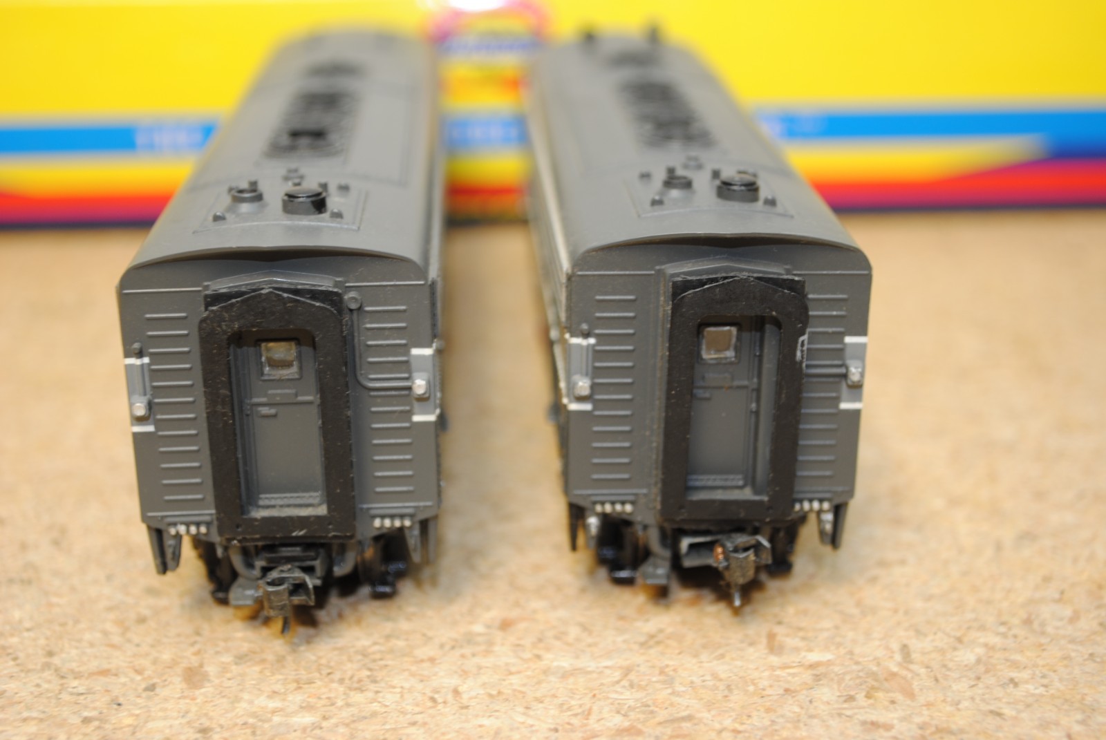 Athearn ATH76105 New York Central #1636 & 2420 F-7A/F-7B Diesel Loco Set HO RTR