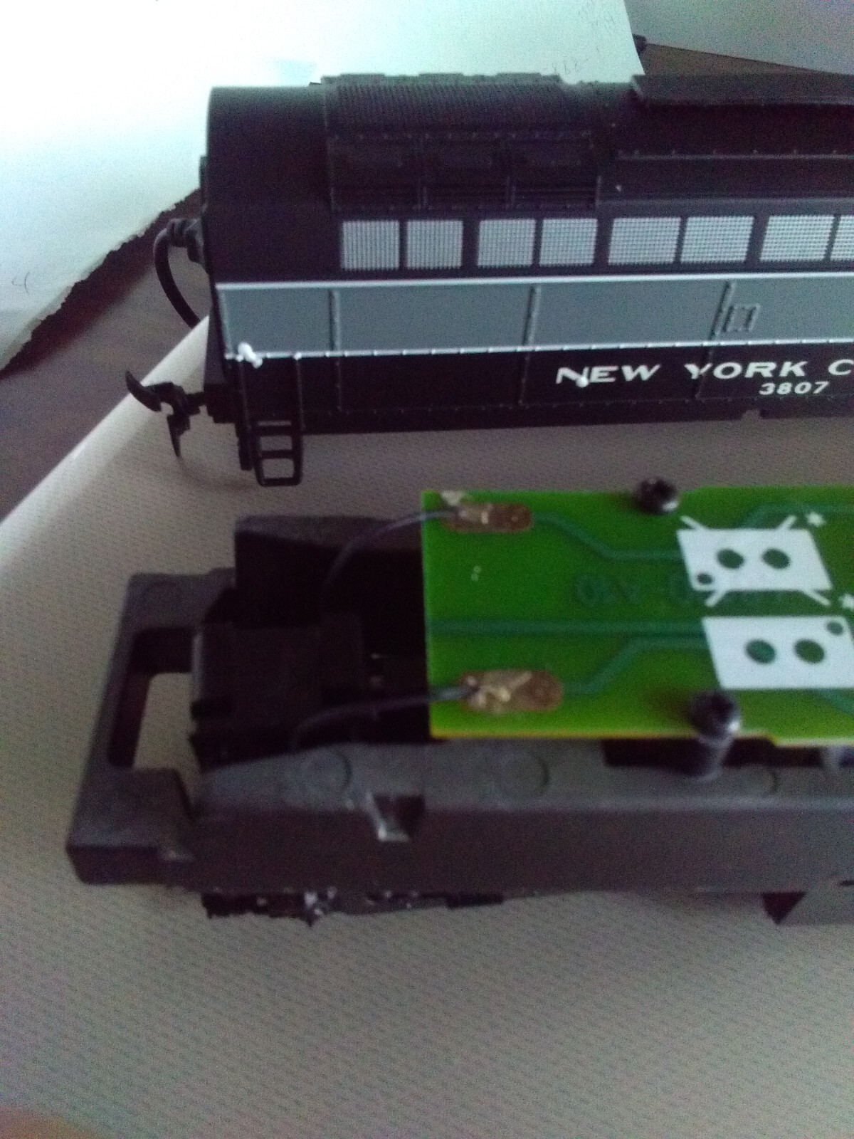 ER MODELS ROCO HO TRAIN POWERED LOCO NYC #3807 SHARK NOSE DIESEL NEW DCC READY !