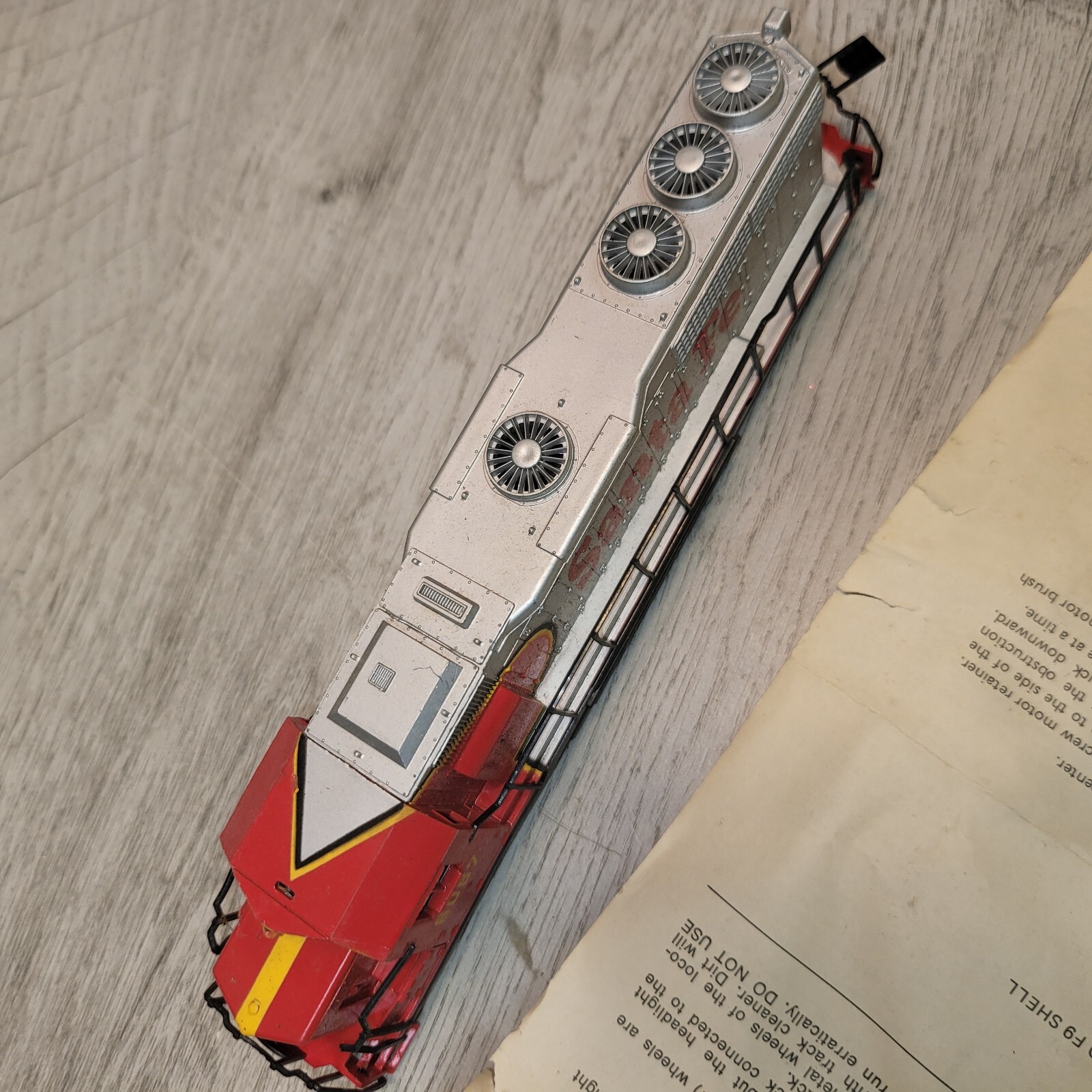 Bachmann HO Santa Fe EMD F9 Diesel Locomotive Body Shell + Manual Preowned