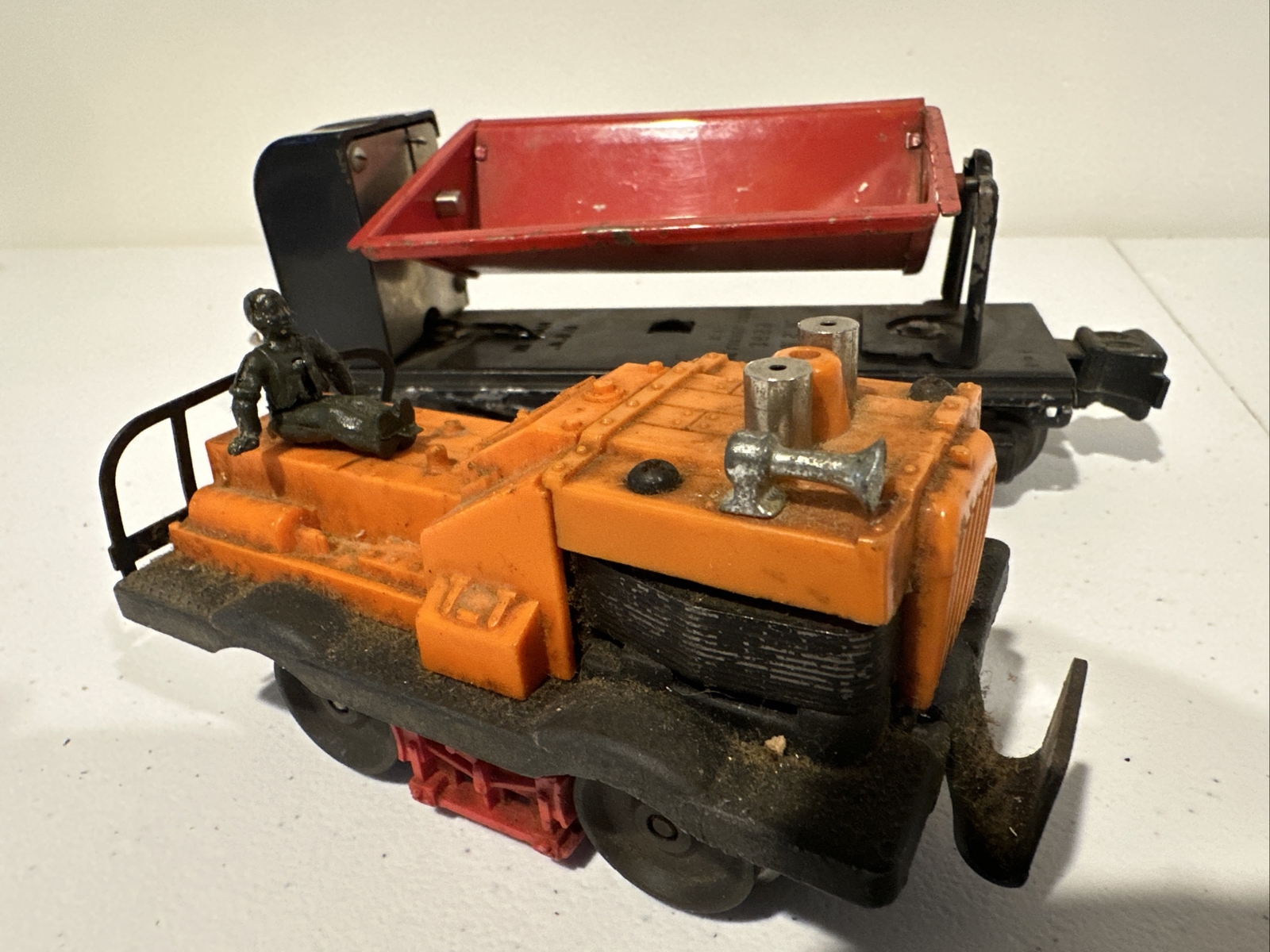 Vintage Post War O Gauge Lionel No 50 Gang Car and Dump Car 3659