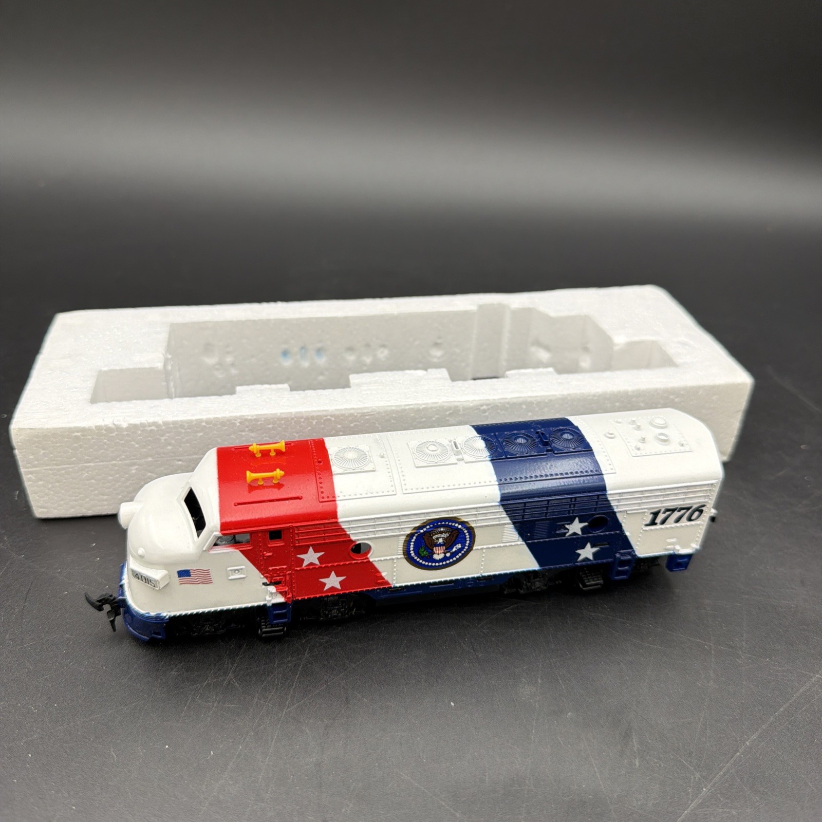 Tyco HO Spirit of 1776 America Diesel Locomotive Model Train Untested Austria