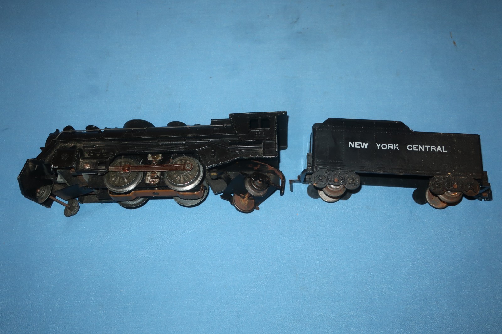 Marx #666 Steam Locomotive with NYC Tender. Runs and Smokes well