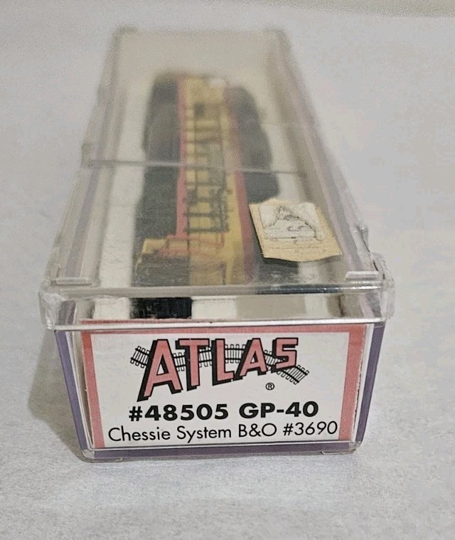 ATLAS N SCALE #48505 CHESSIE SYSTEM B&O GP-40 DIESEL LOCOMOTIVE Road # 3690