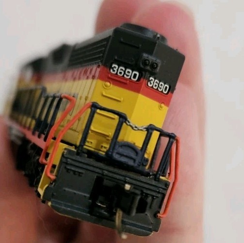 ATLAS N SCALE #48505 CHESSIE SYSTEM B&O GP-40 DIESEL LOCOMOTIVE Road # 3690