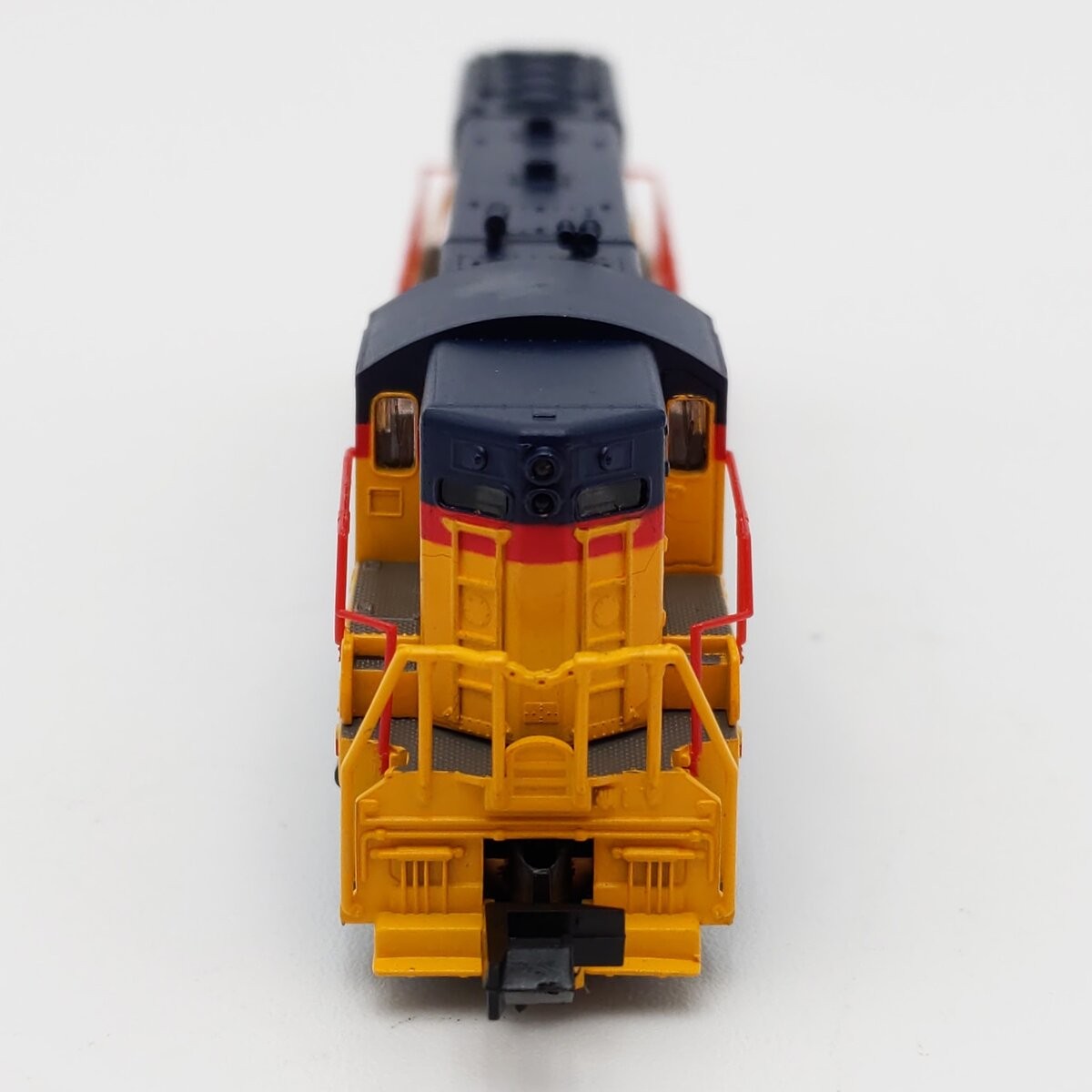 Life Like 7780 N Scale Chessie System SD-7 Powered Diesel Locomotive #1827 EX