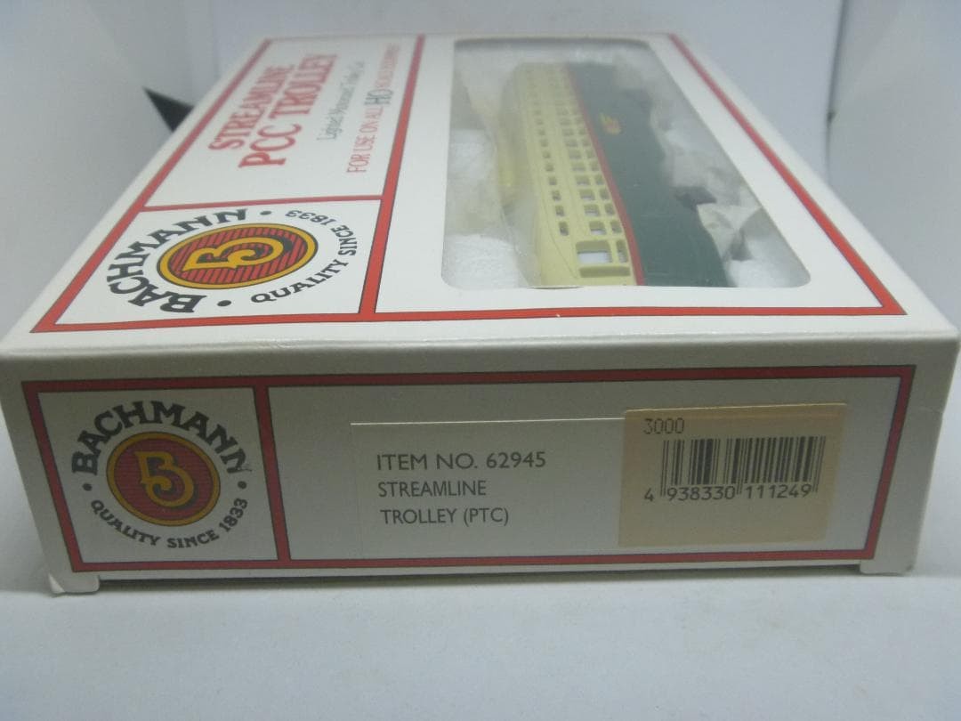 HO gauge PCC car streetcar (Bachmann)