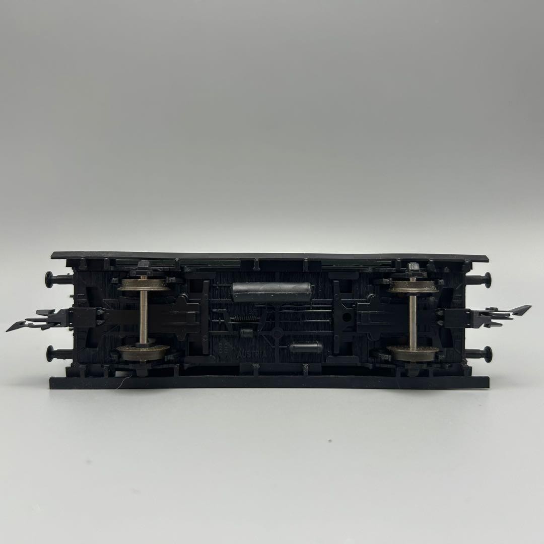 ROCO HO gauge freight train caboose 4205