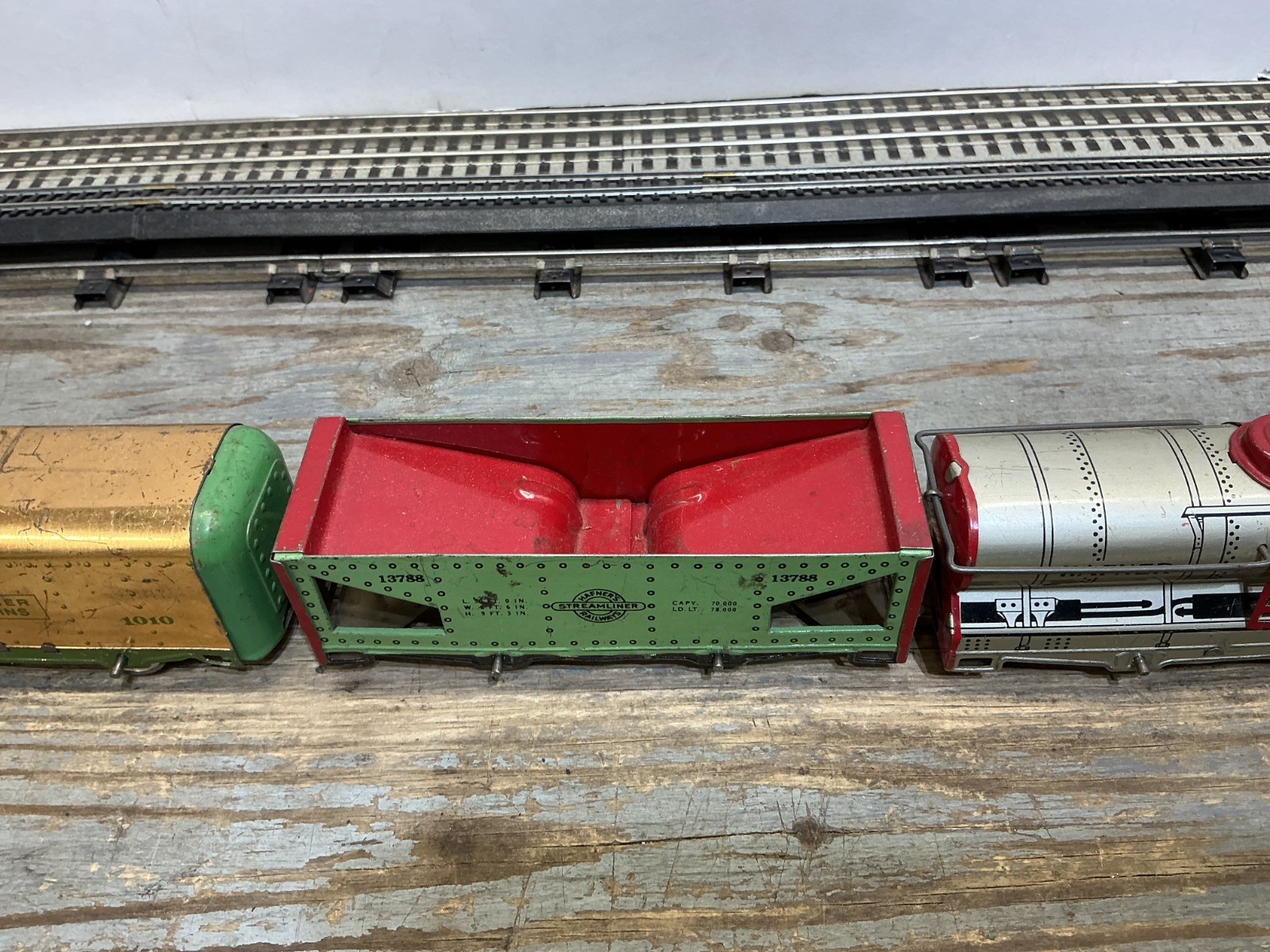 Hafner Trains Tin Wind Up Locomotive & Tender 3 Car Freight Set w/ Box