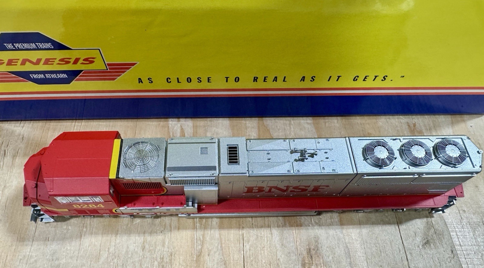 Athearn Genesis G6147 HO SD75 BNSF Rd #8284 New!