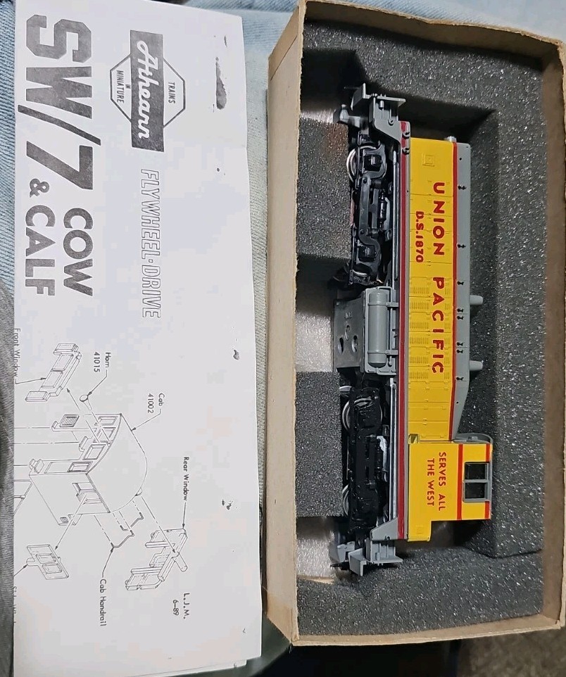 athearn blue box locomotive SW 7 Cow And Caf Set UNION PACIFIC