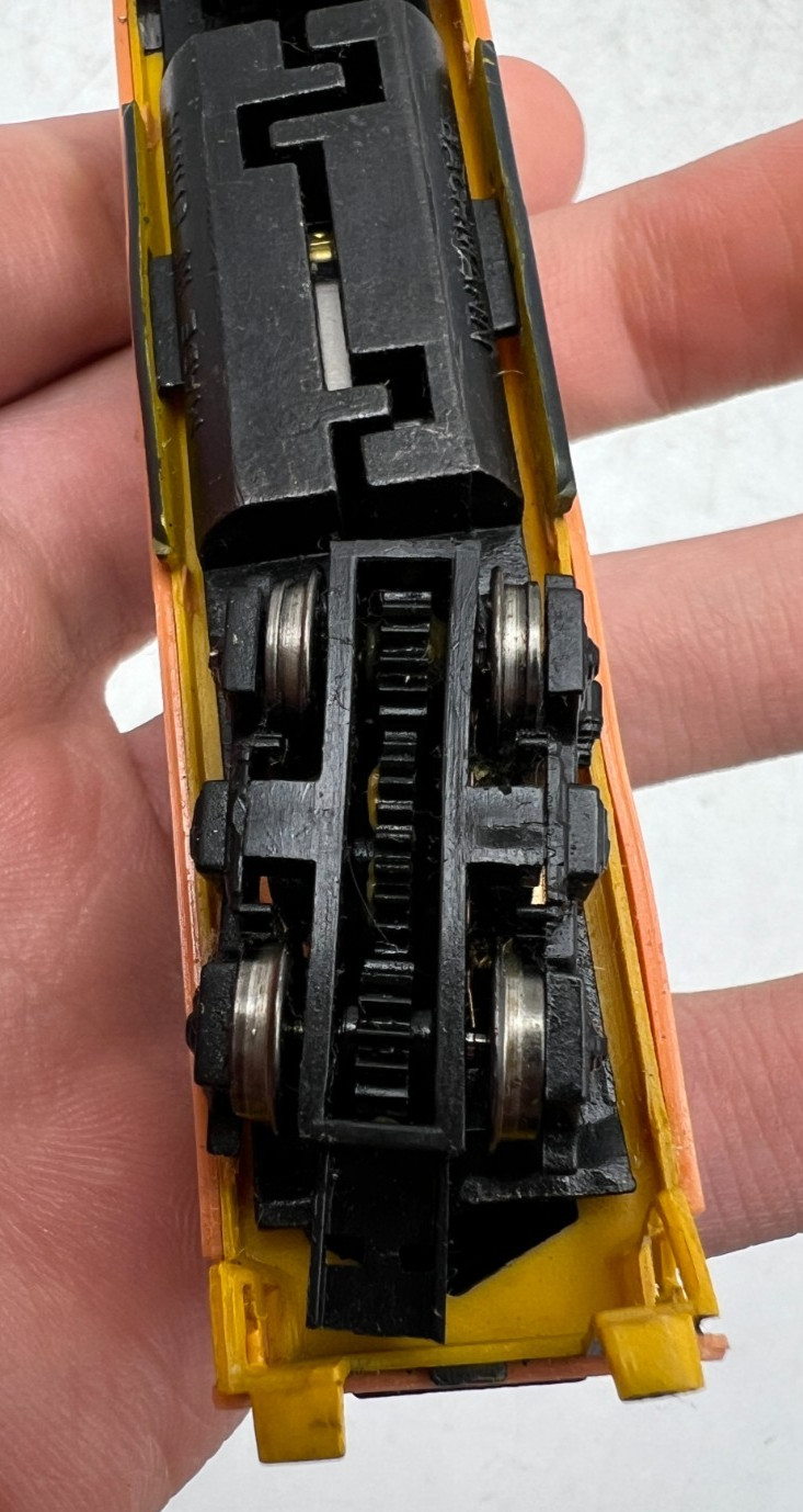 Bachmann N Scale GP-40 B&O Chessie System 4115 Diesel Locomotive – Tested Read