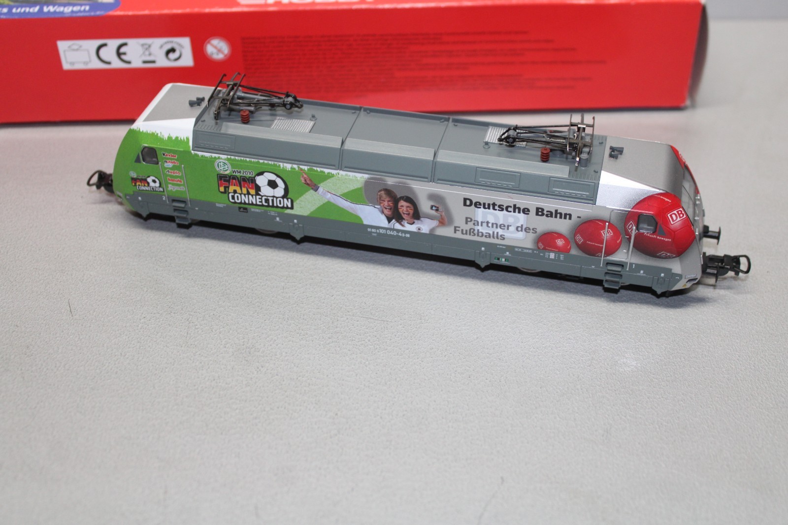 PIKO 59447 Electric Locomotive BR 101 040-4 Deutsche Bahn Football WM 2010 H0